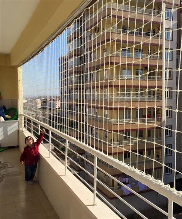 Balcony safety net on a railing